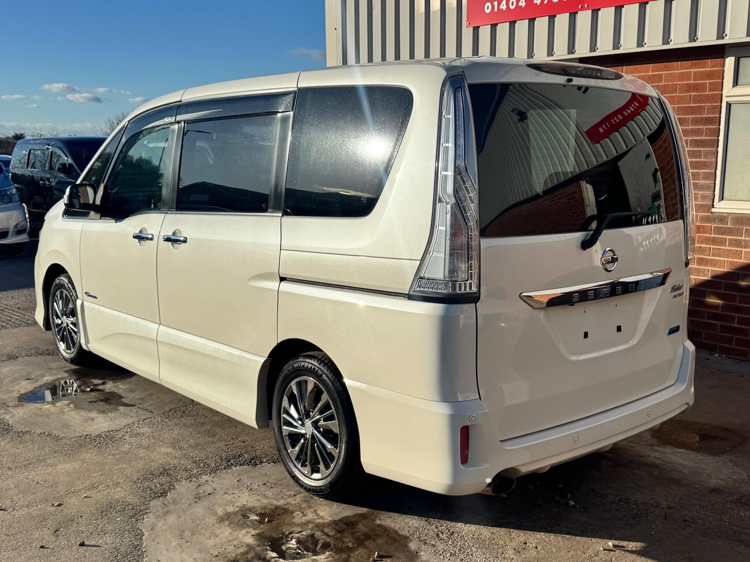 Used Nissan Serena for sale - 76714980: Photo 8