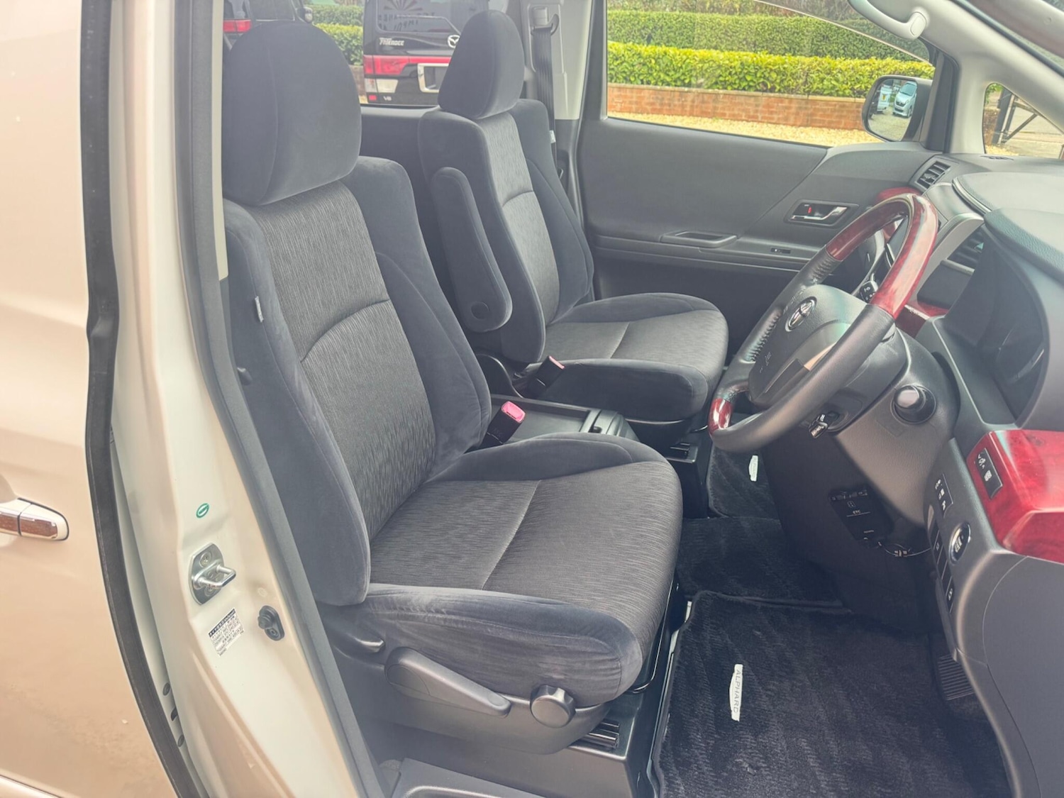 Used Toyota Alphard for sale - 78128218: Photo 14