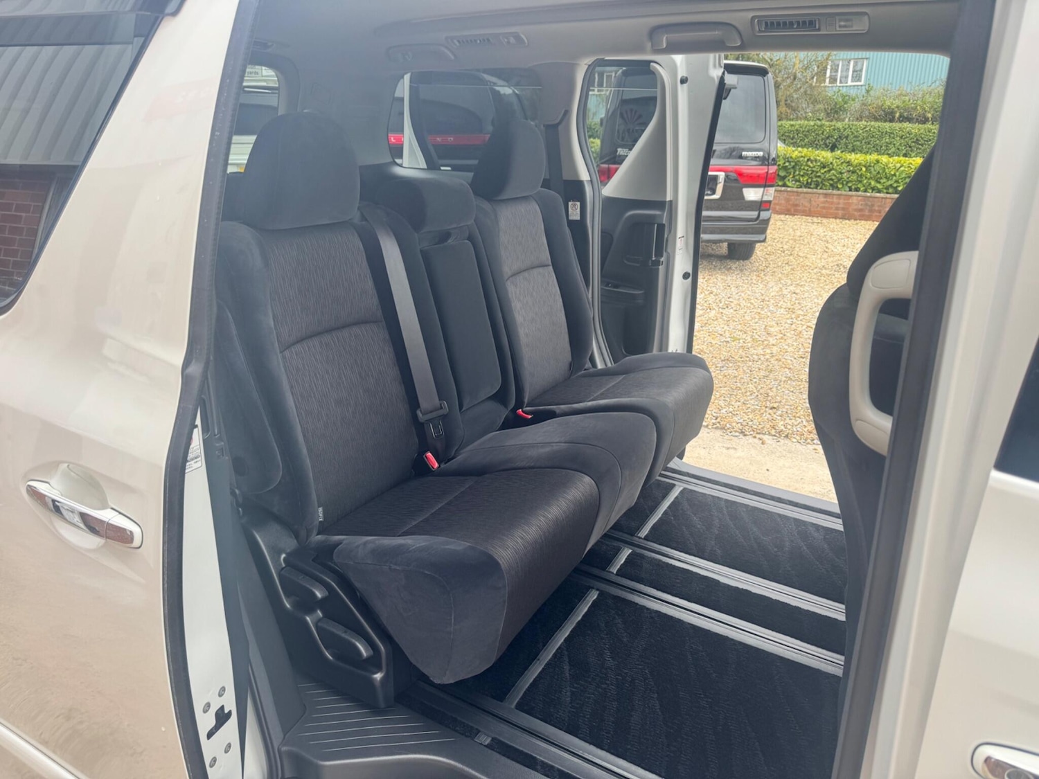 Used Toyota Alphard for sale - 78128218: Photo 17