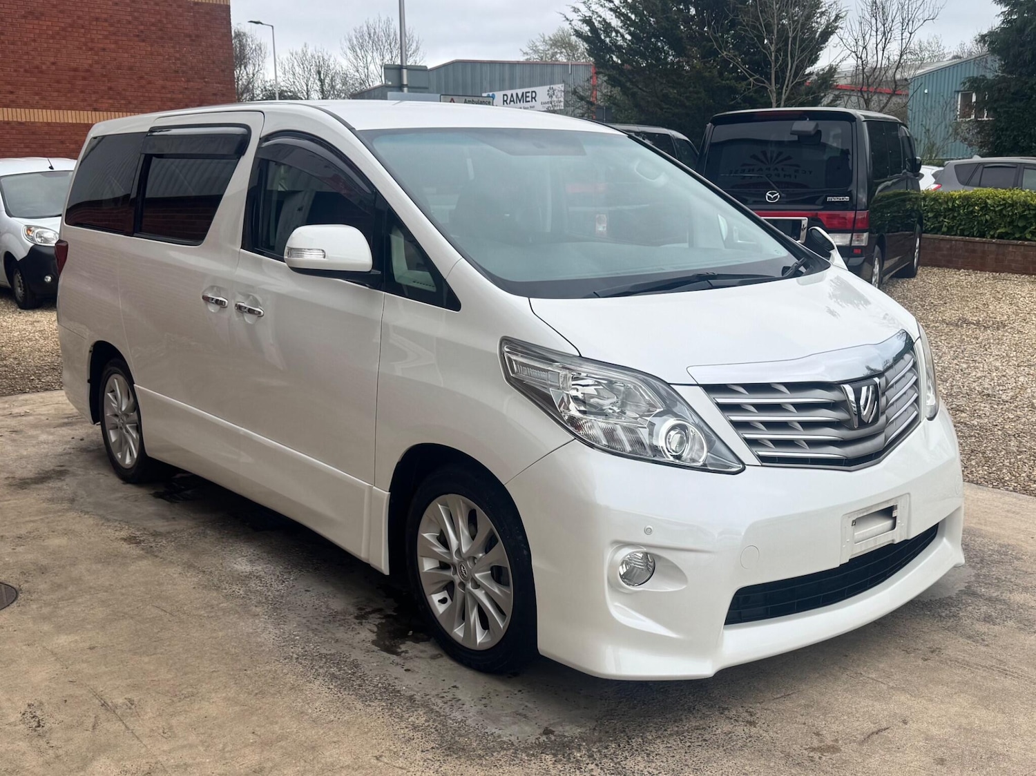 Used Toyota Alphard for sale - 78128218: Photo 2