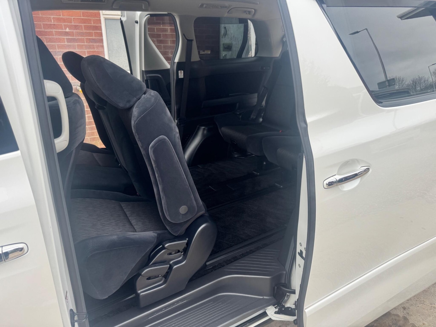 Used Toyota Alphard for sale - 78128218: Photo 23