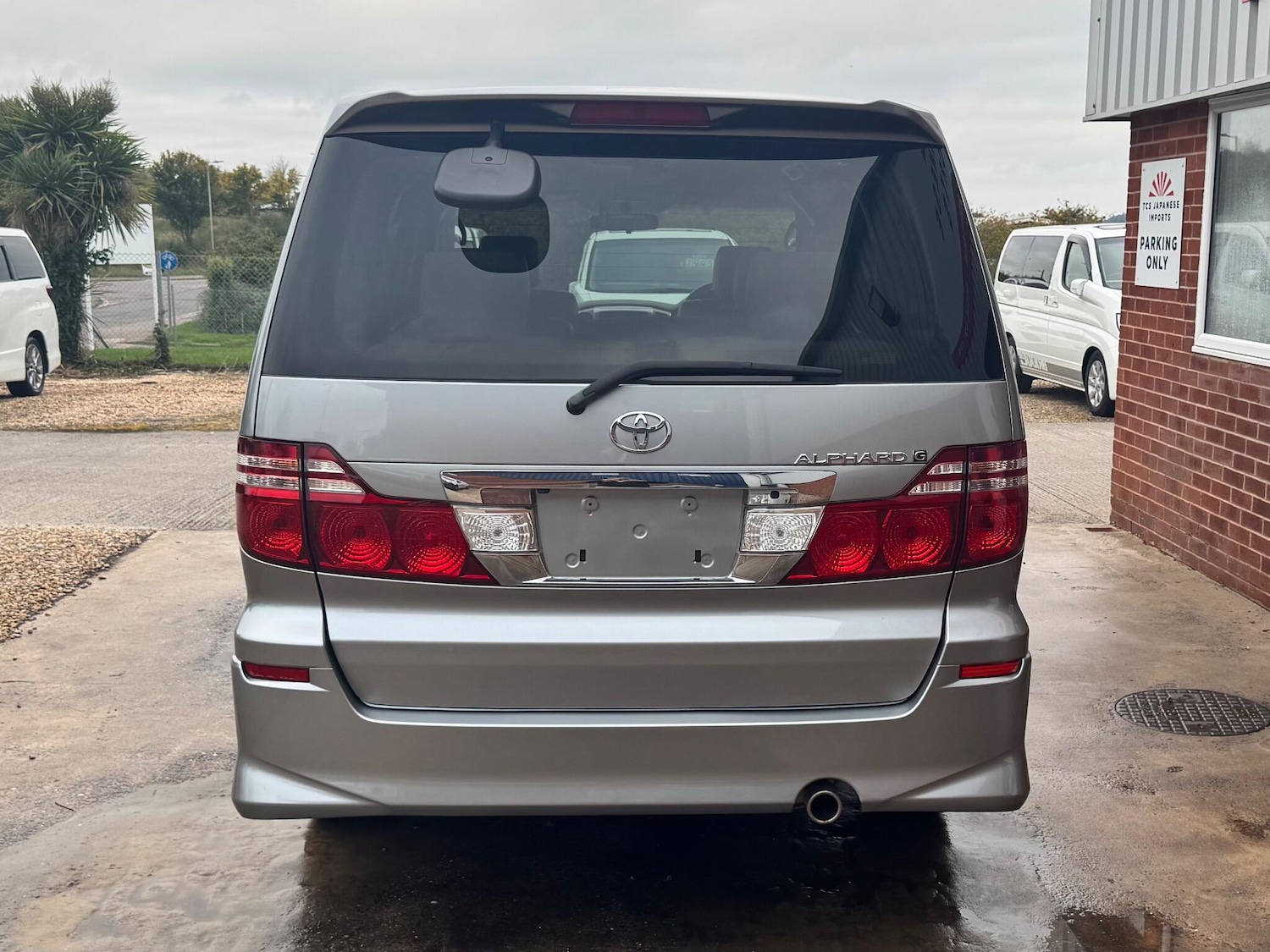 Used Toyota Alphard for sale - 76457395: Photo 10