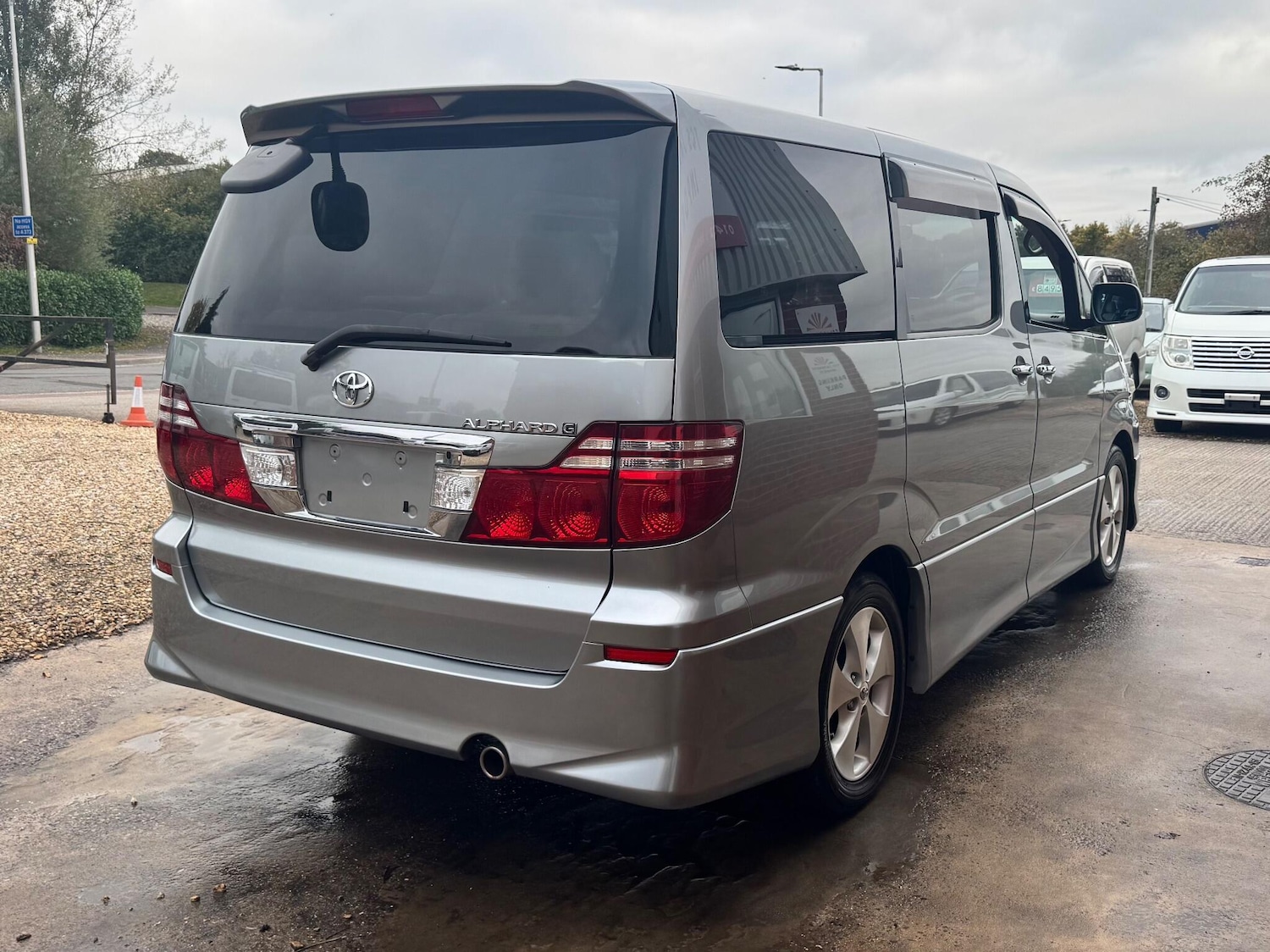 Used Toyota Alphard for sale - 76457395: Photo 12