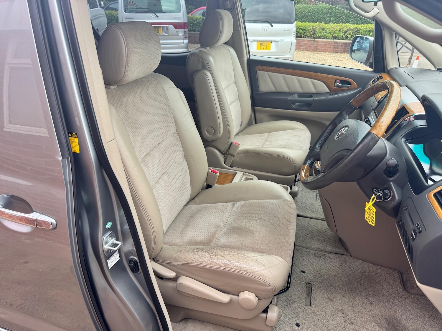 Used Toyota Alphard for sale - 76457395: Photo 15