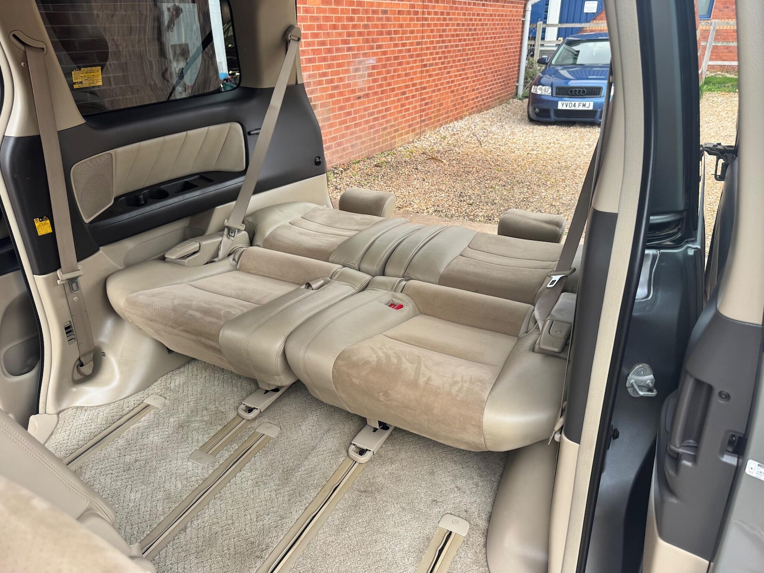 Used Toyota Alphard for sale - 76457395: Photo 18