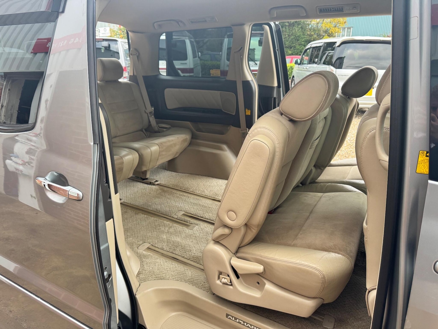 Used Toyota Alphard for sale - 76457395: Photo 22