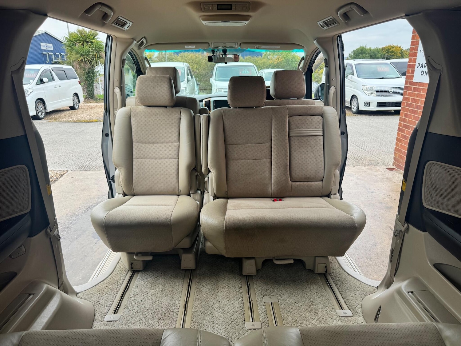 Used Toyota Alphard for sale - 76457395: Photo 24