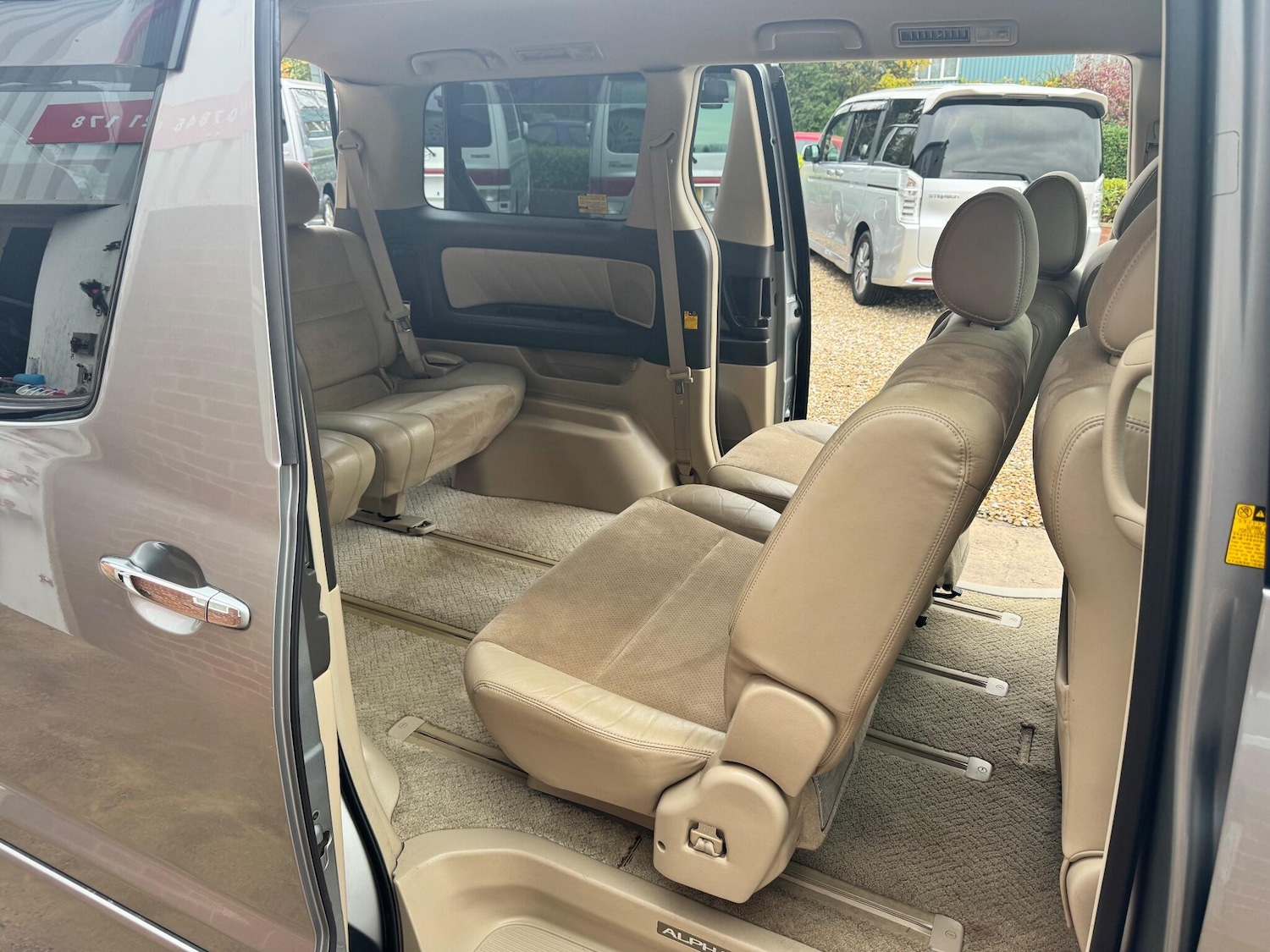 Used Toyota Alphard for sale - 76457395: Photo 25