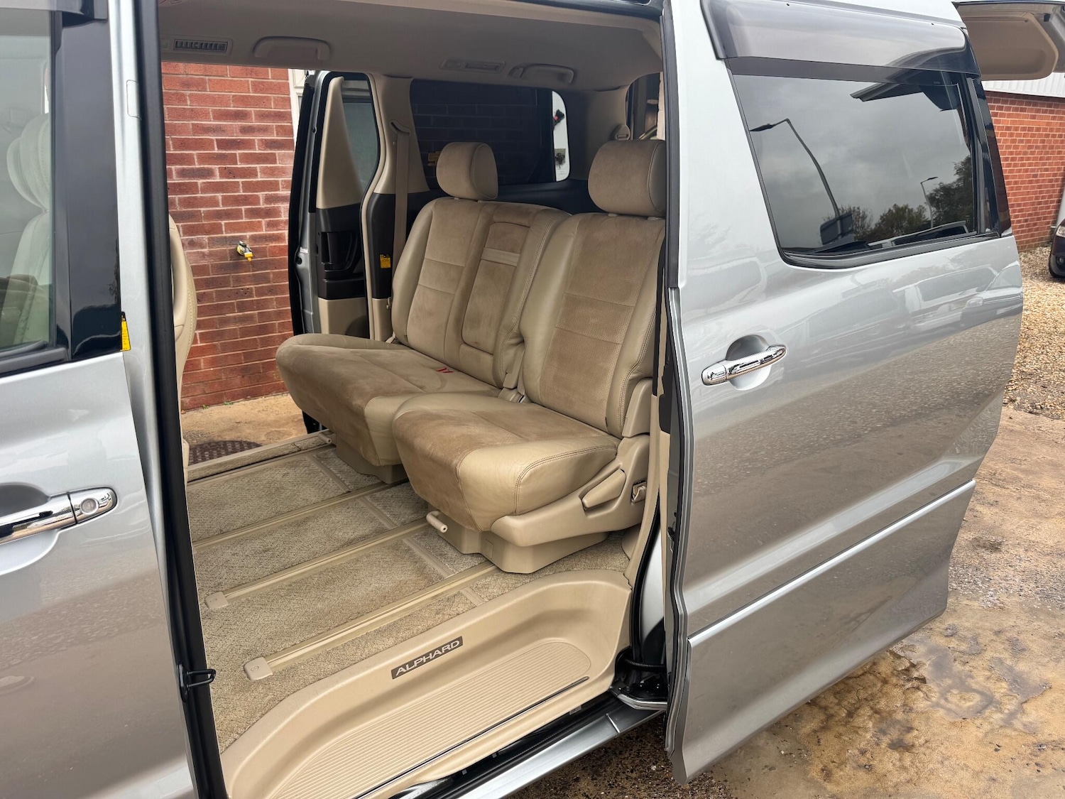 Used Toyota Alphard for sale - 76457395: Photo 27