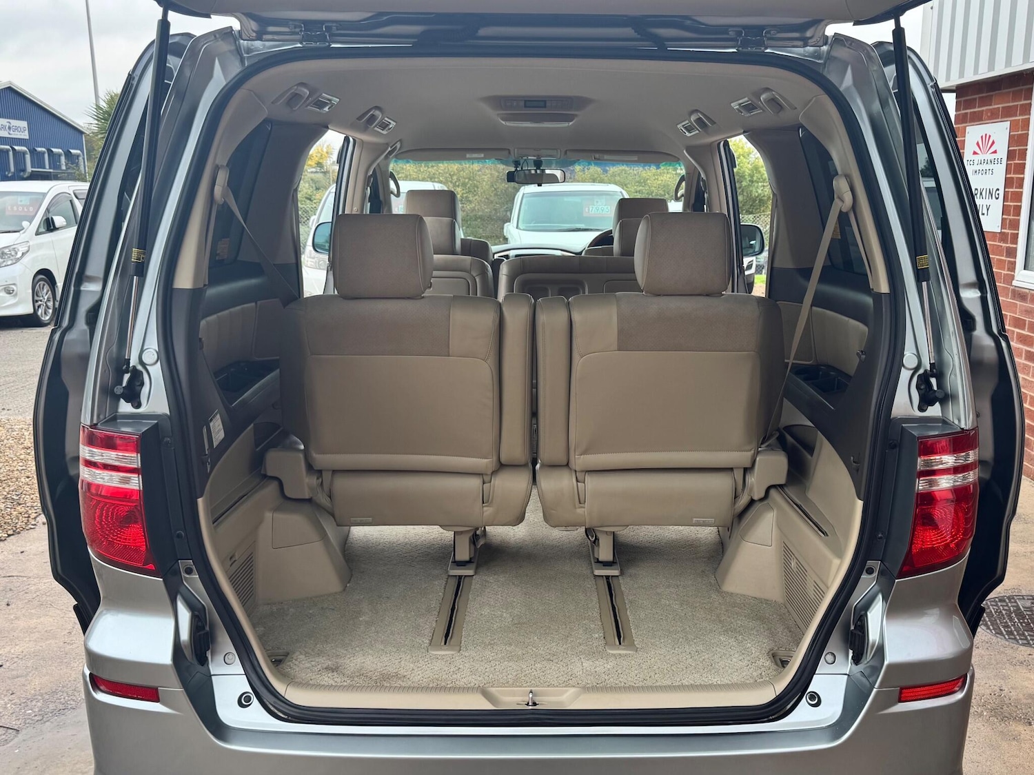 Used Toyota Alphard for sale - 76457395: Photo 34