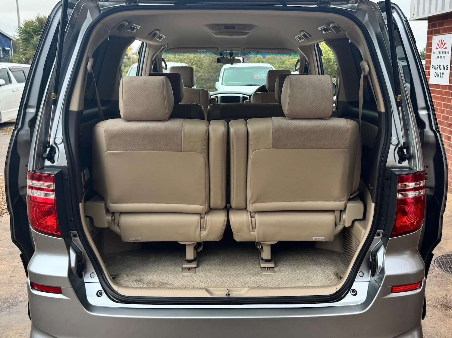 Used Toyota Alphard for sale - 76457395: Photo 35