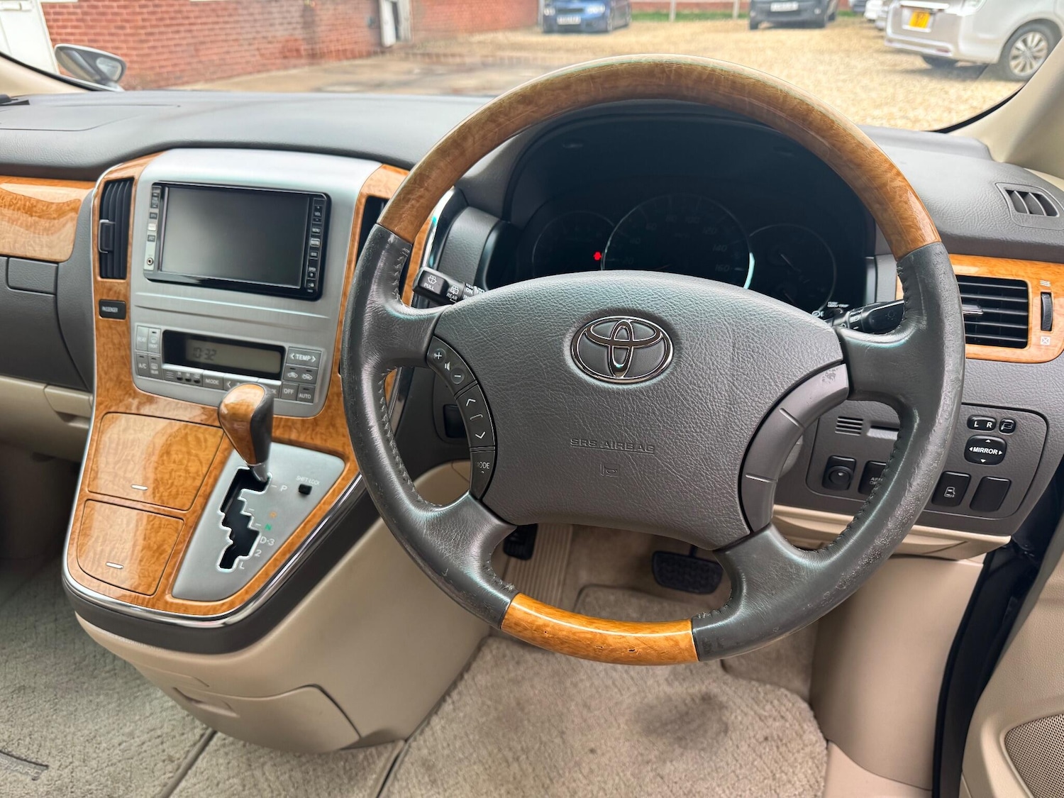 Used Toyota Alphard for sale - 76457395: Photo 36