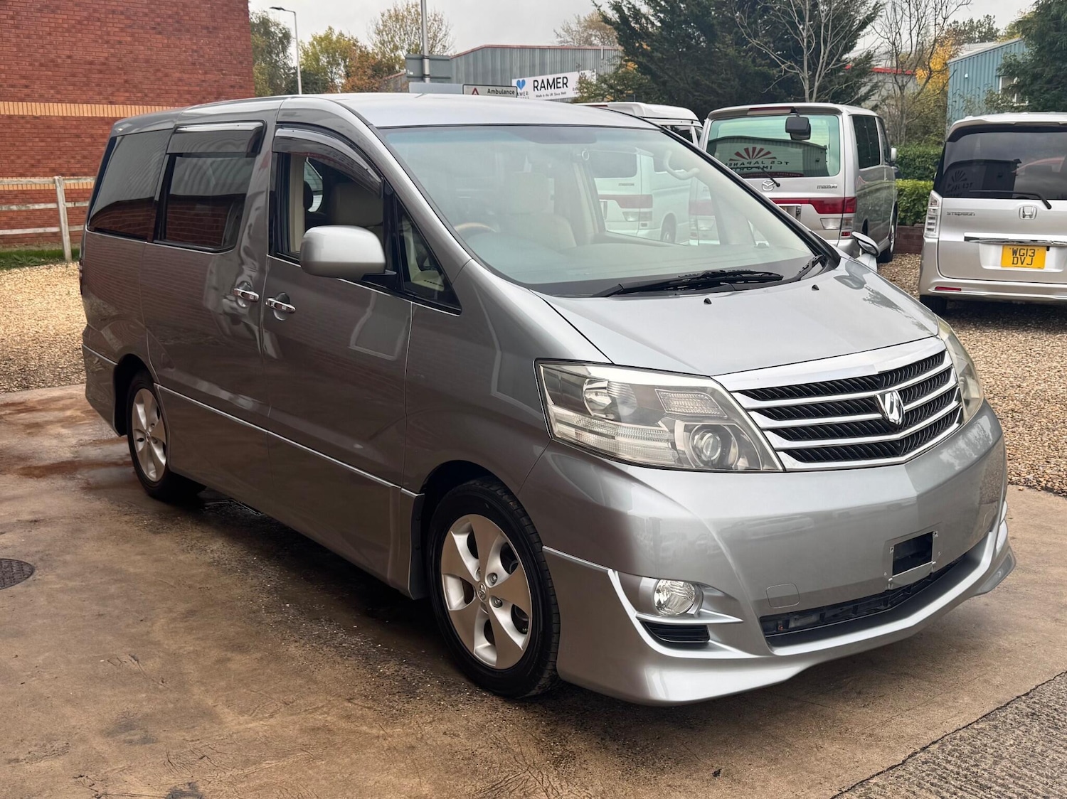 Used Toyota Alphard for sale - 76457395: Photo 6