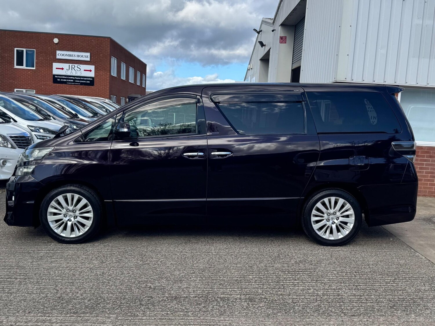 Used Toyota Vellfire for sale - 77934135: Photo 12