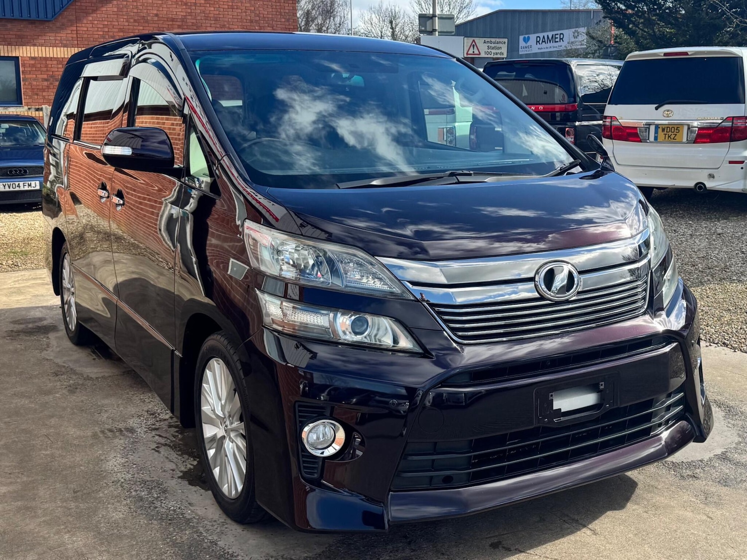 Used Toyota Vellfire for sale - 77934135: Photo 3