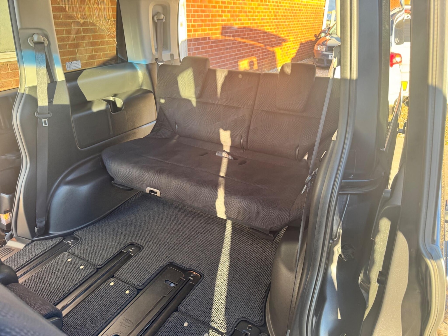 Used Honda Stepwagon for sale - 76715376: Photo 17