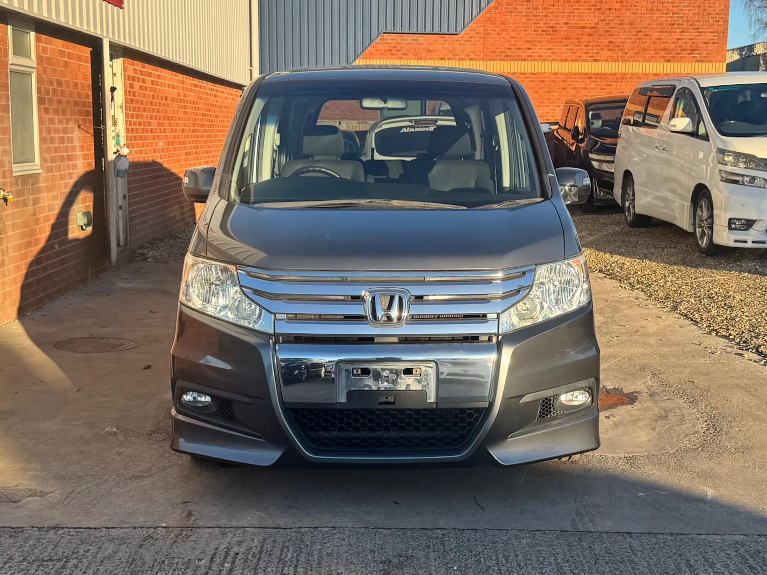 Used Honda Stepwagon for sale - 76715376: Photo 2