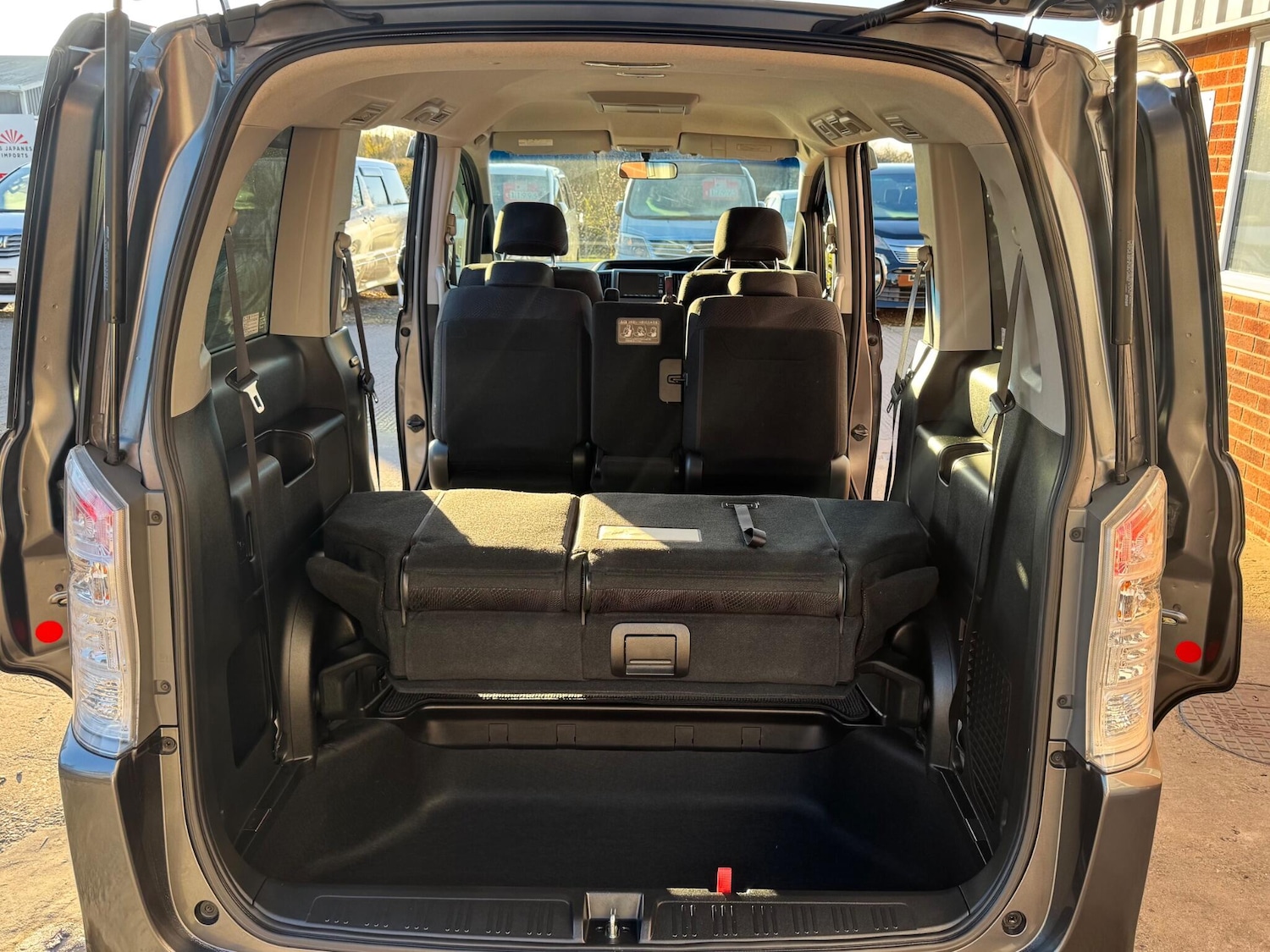 Used Honda Stepwagon for sale - 76715376: Photo 26