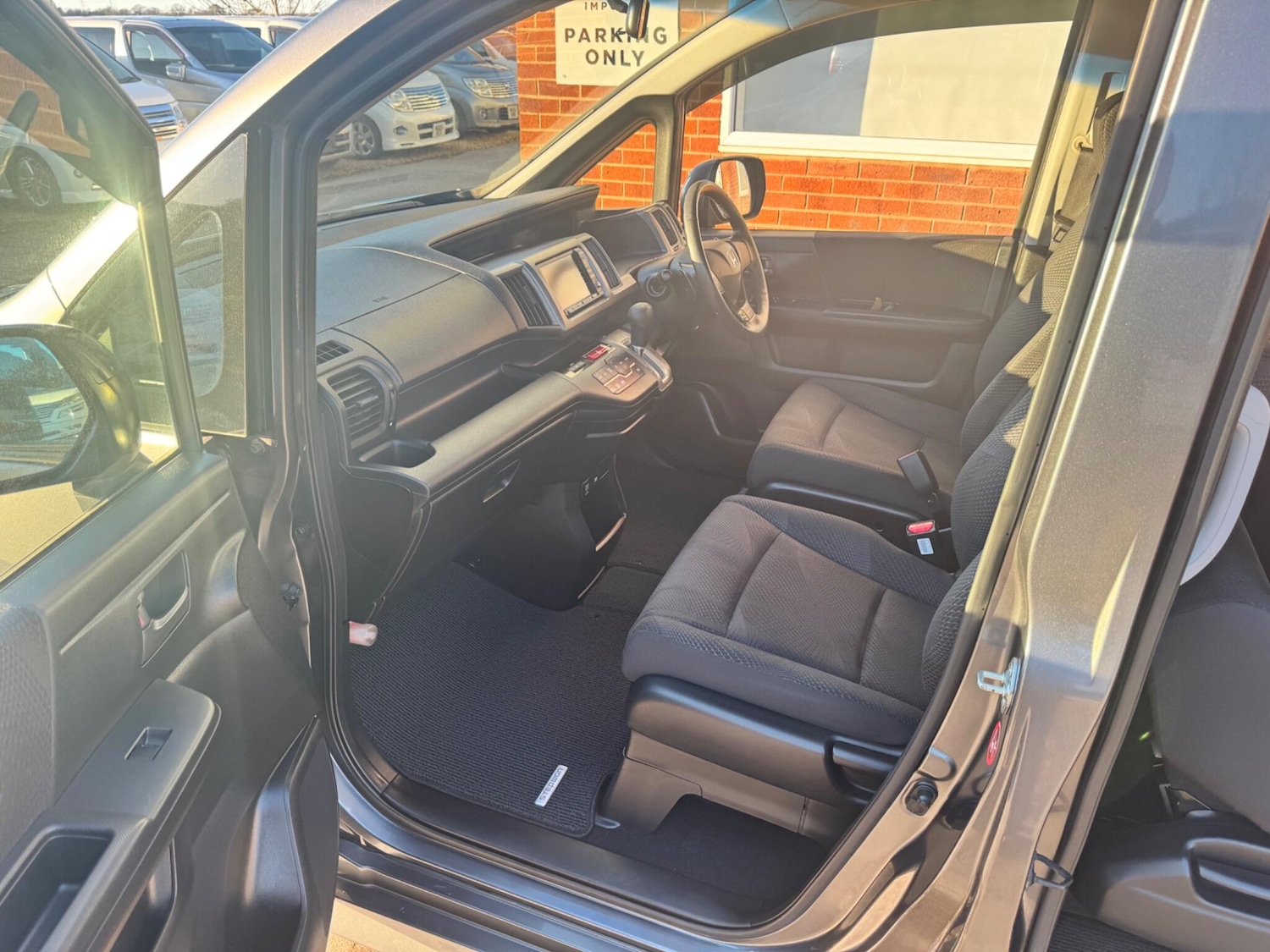 Used Honda Stepwagon for sale - 76715376: Photo 28