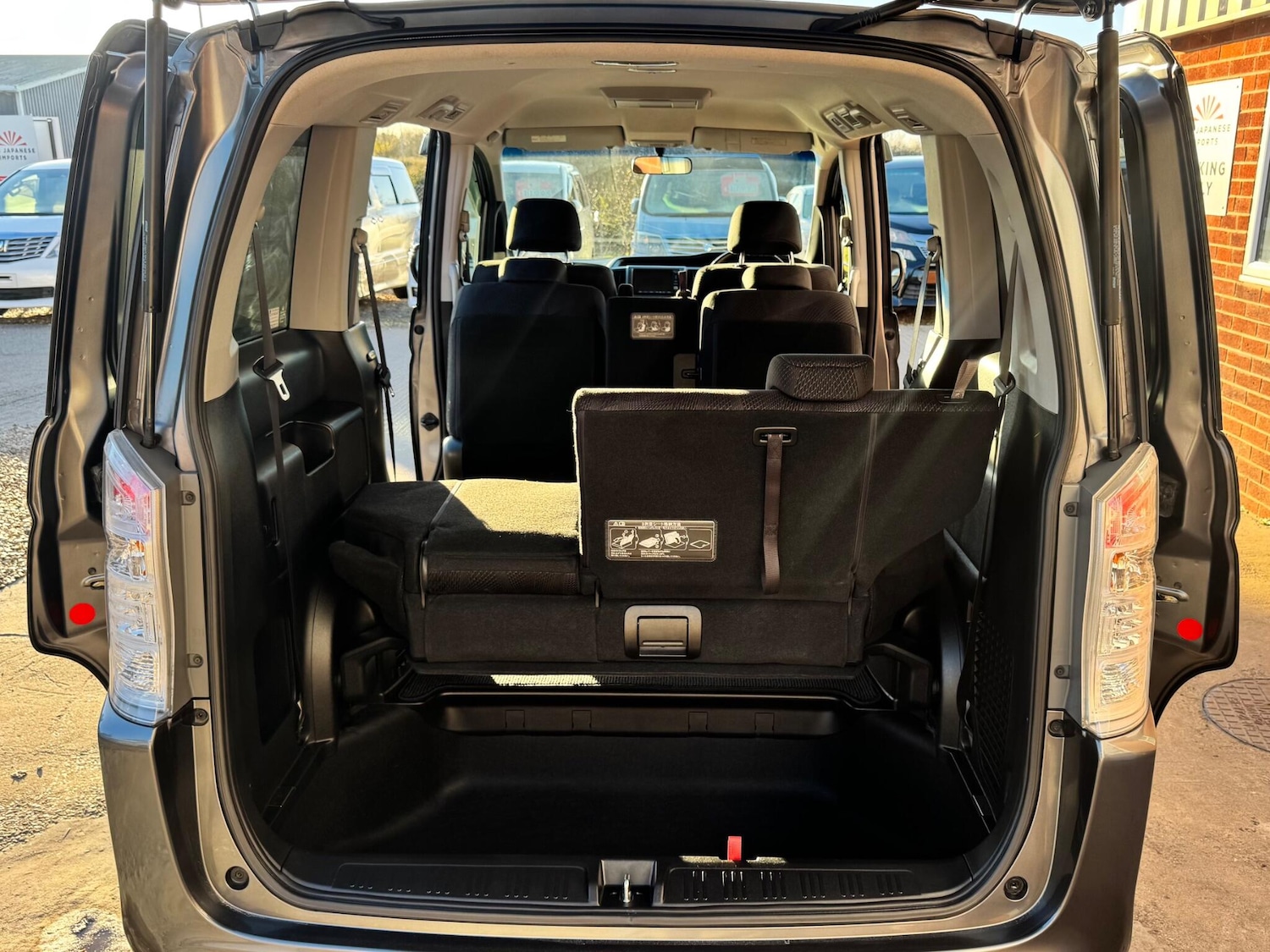 Used Honda Stepwagon for sale - 76715376: Photo 29