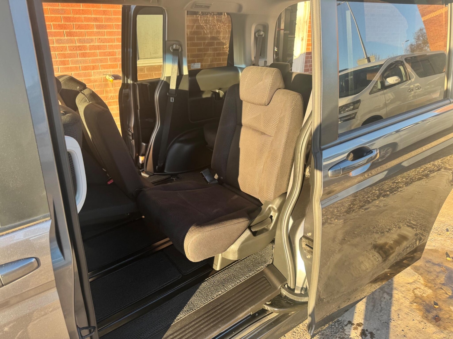 Used Honda Stepwagon for sale - 76715376: Photo 30