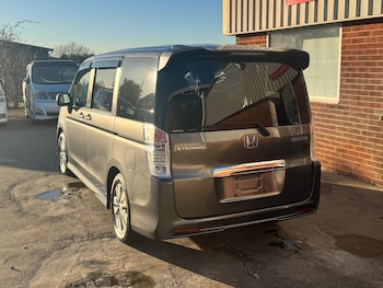 Used Honda Stepwagon 2011 for sale - 76715376: Photo