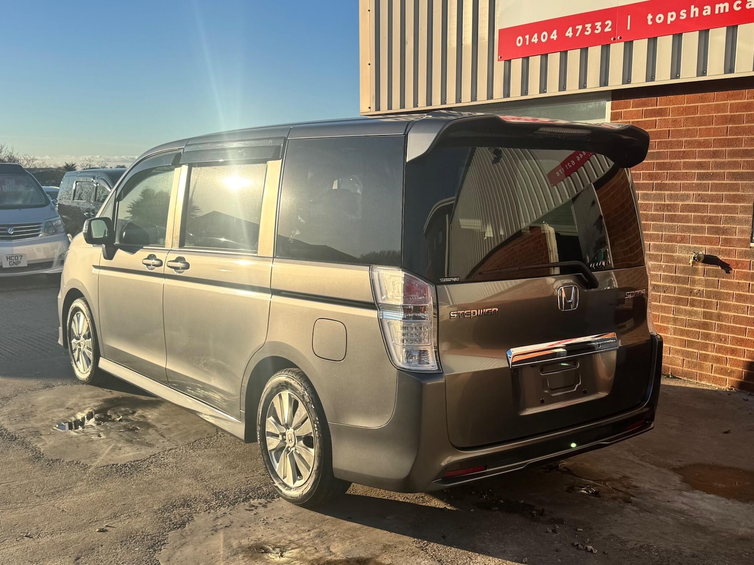 Used Honda Stepwagon for sale - 76715376: Photo 8
