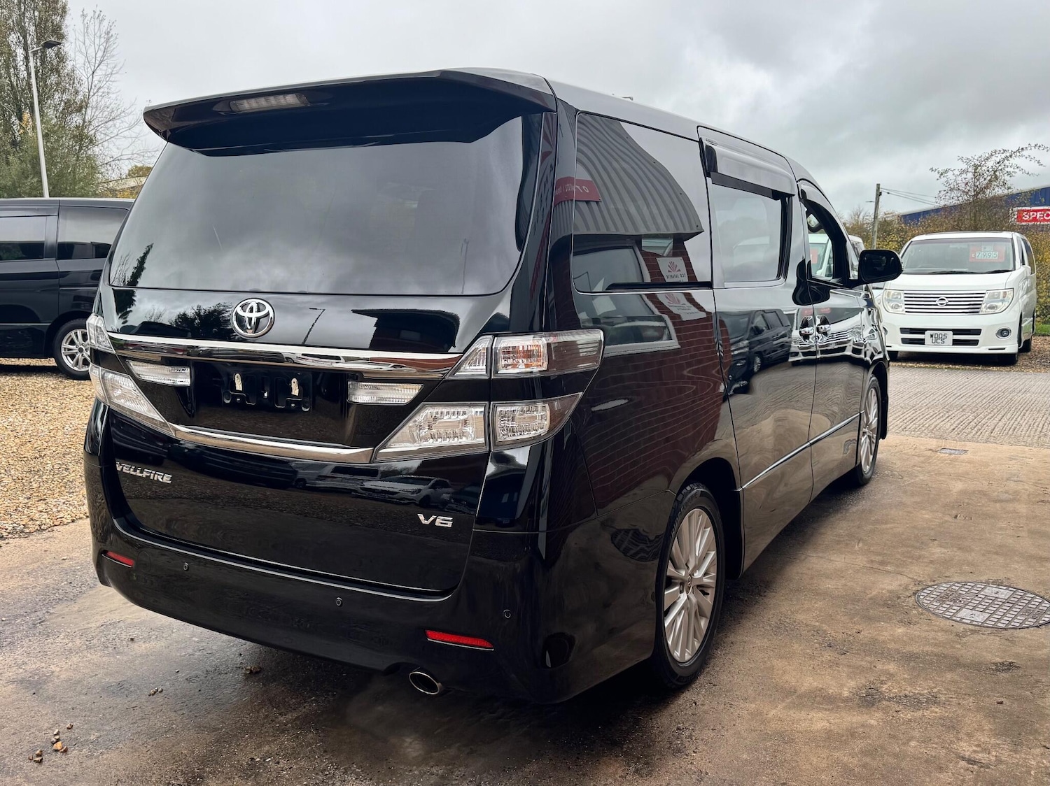 Used Toyota Vellfire for sale - 76457958: Photo 12