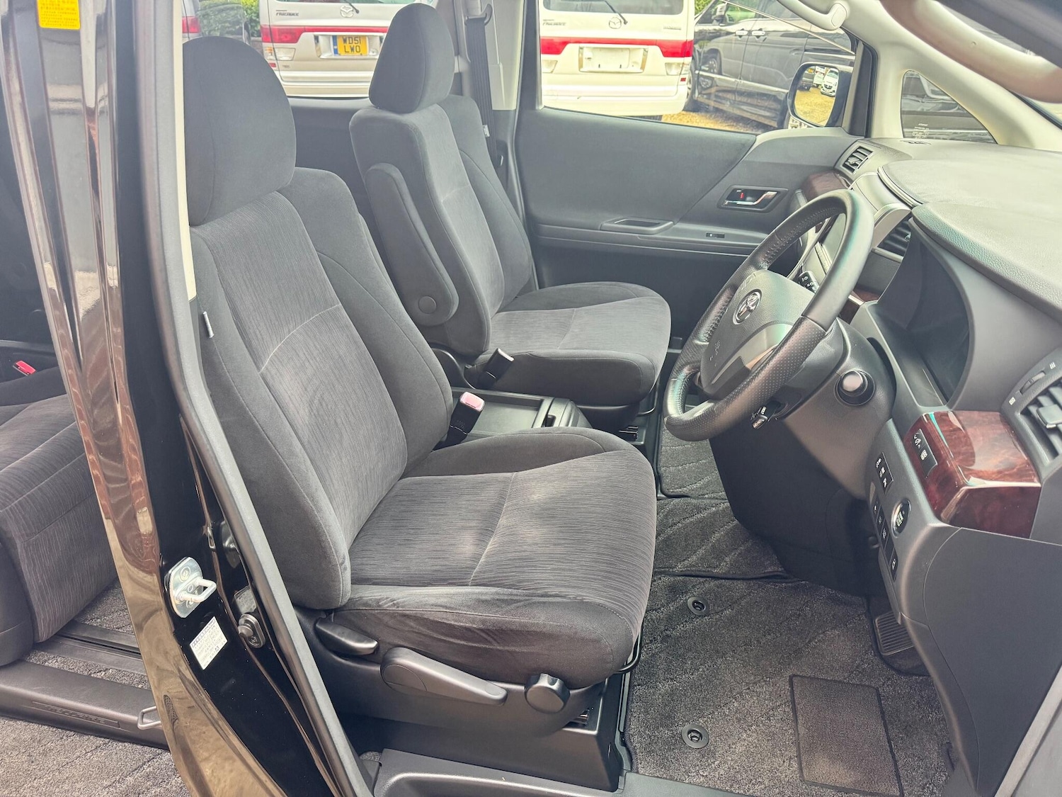 Used Toyota Vellfire for sale - 76457958: Photo 17