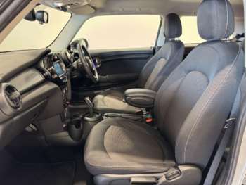 Used MINI Hatch 2019 for sale - 75041946: Photo