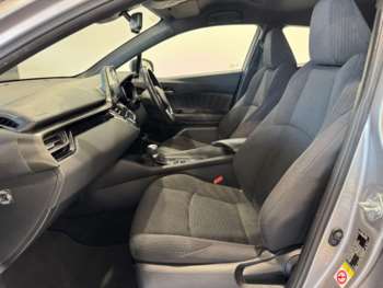 Used Toyota C-HR 2018 for sale - 74965536: Photo