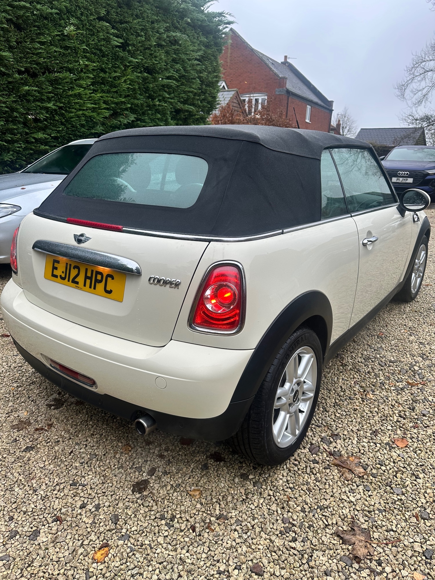 Used MINI Convertible 2012 for sale - 76545722: Photo 4