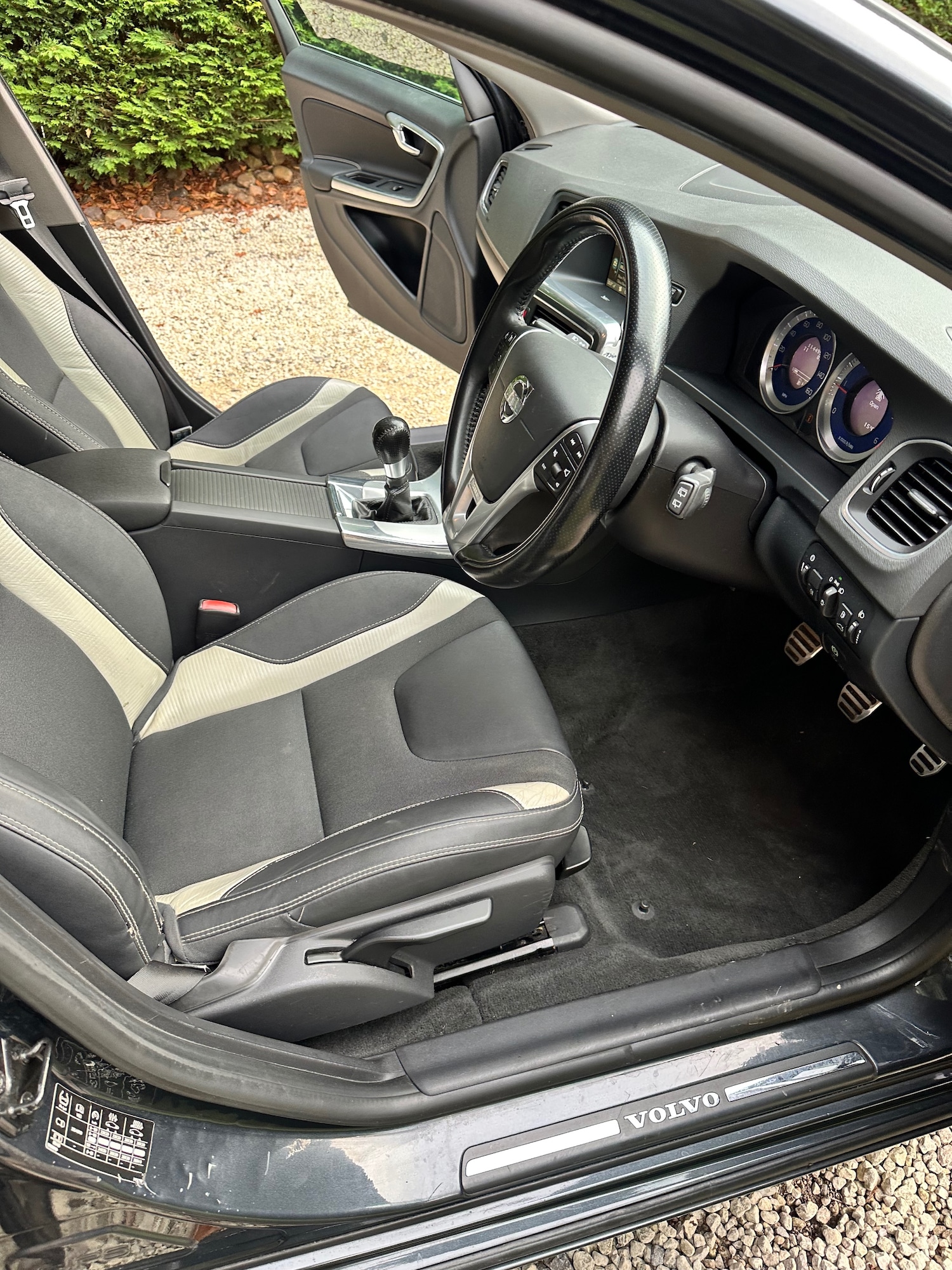 Used Volvo V60 2012 for sale - 76170235: Photo 16