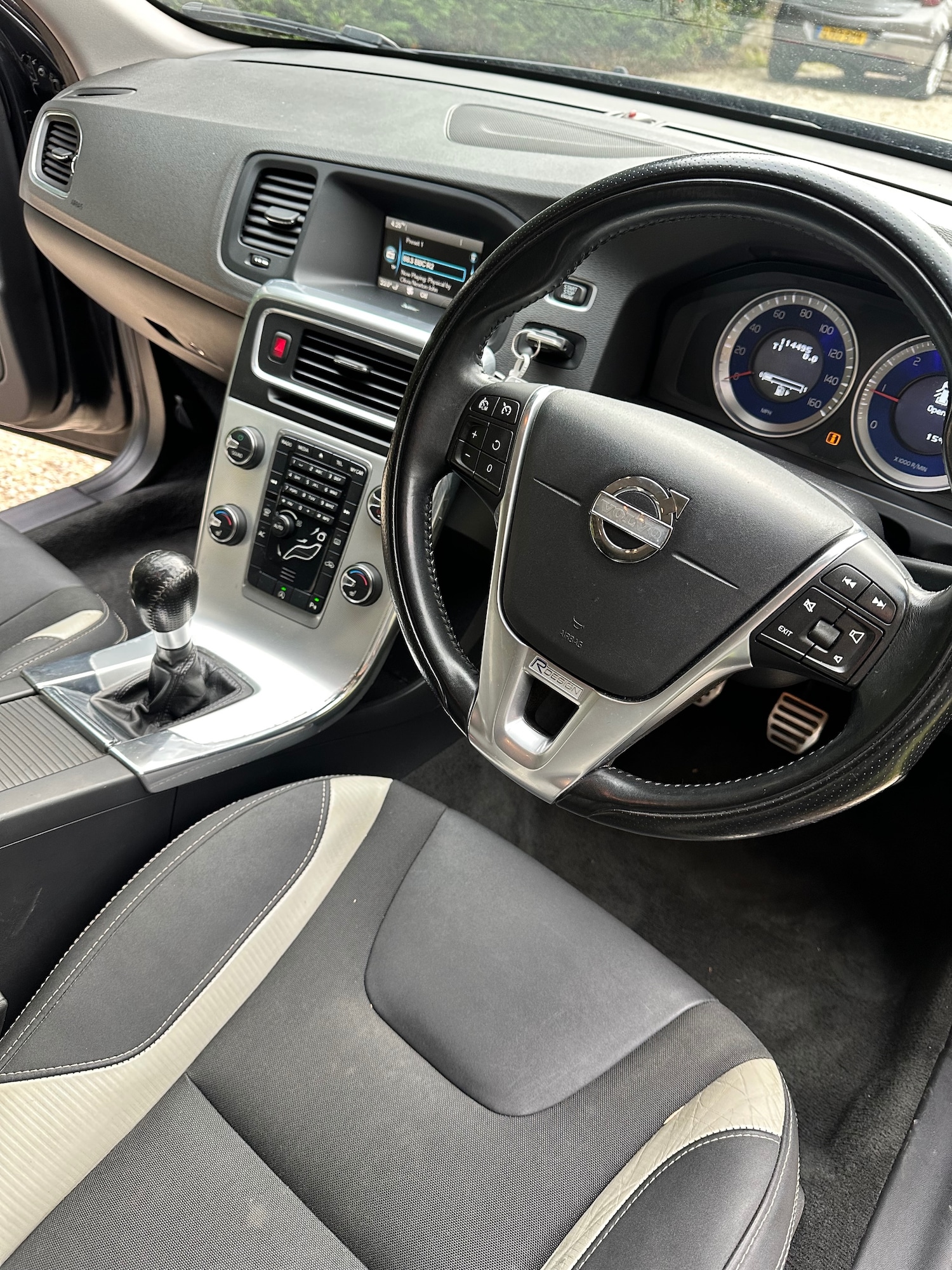Used Volvo V60 2012 for sale - 76170235: Photo 19