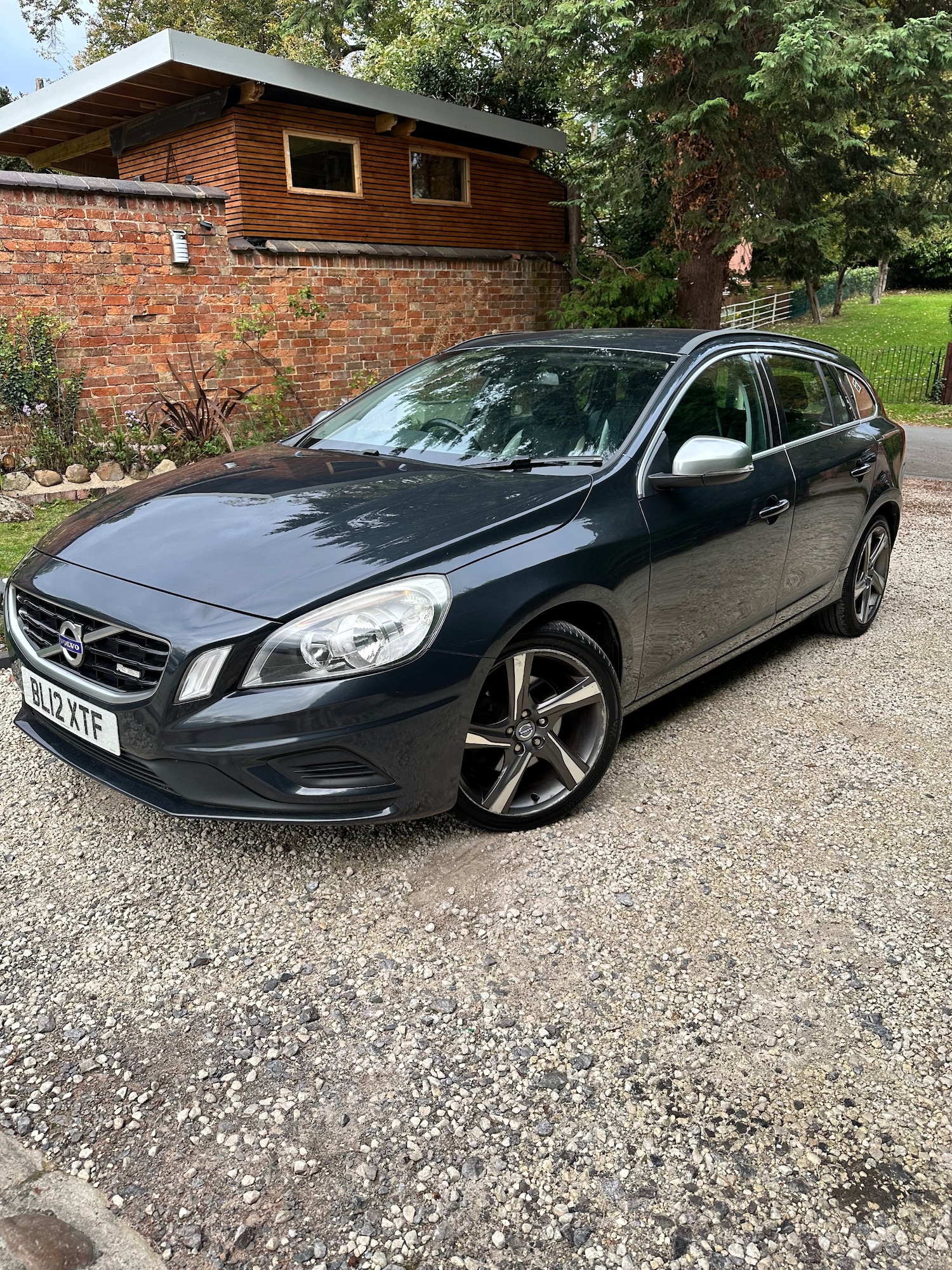 Used Volvo V60 2012 for sale - 76170235: Photo 2
