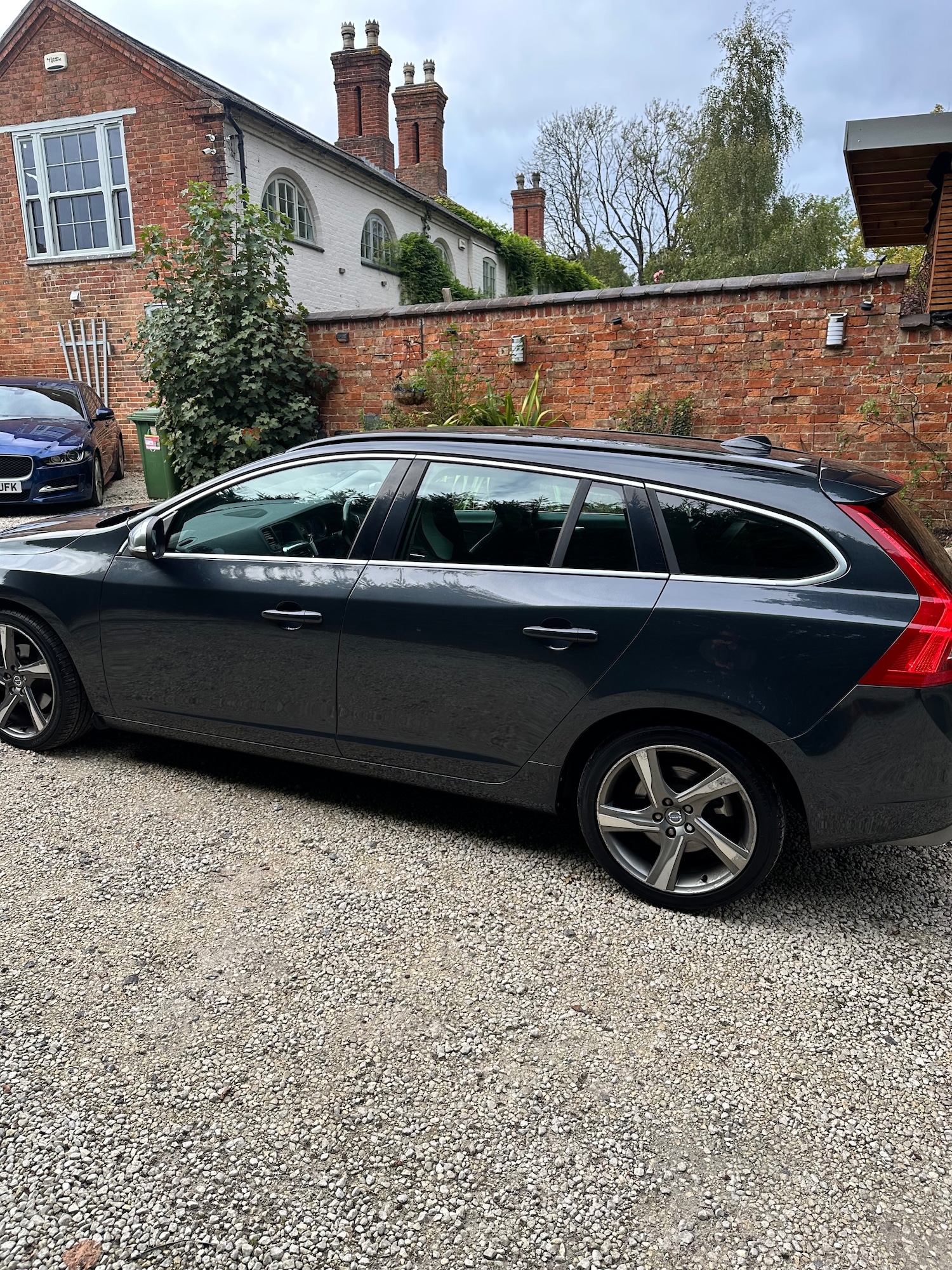 Used Volvo V60 2012 for sale - 76170235: Photo 4