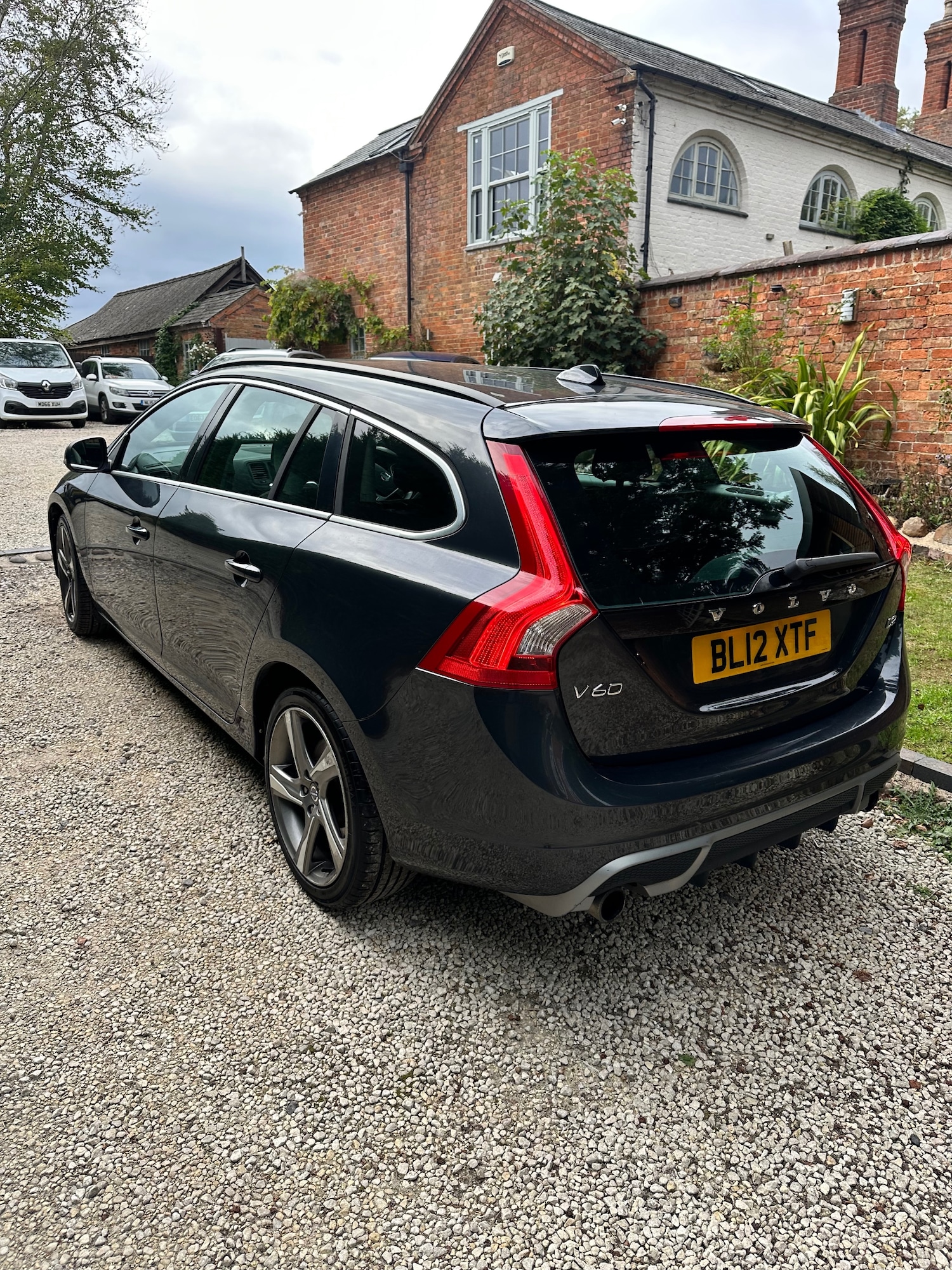 Used Volvo V60 2012 for sale - 76170235: Photo 40