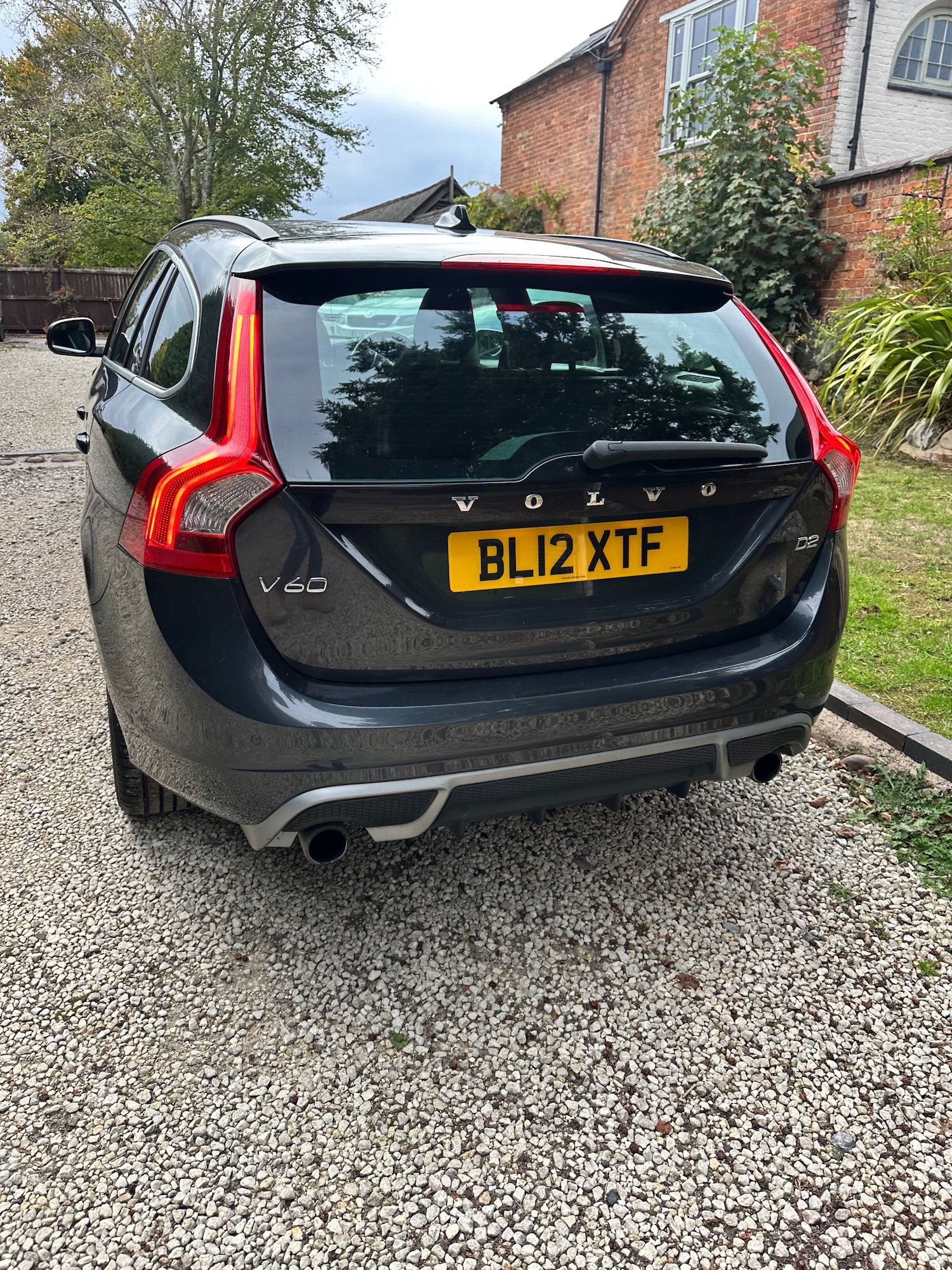 Used Volvo V60 2012 for sale - 76170235: Photo 42