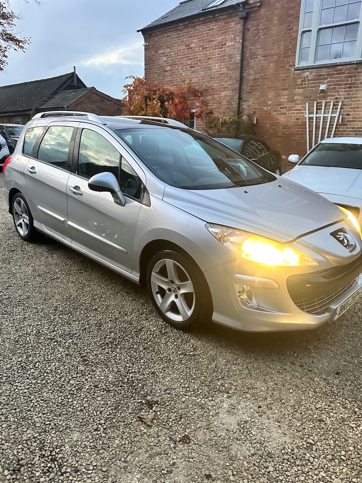 Used Peugeot 308 2011 for sale - 76510304: Photo 1