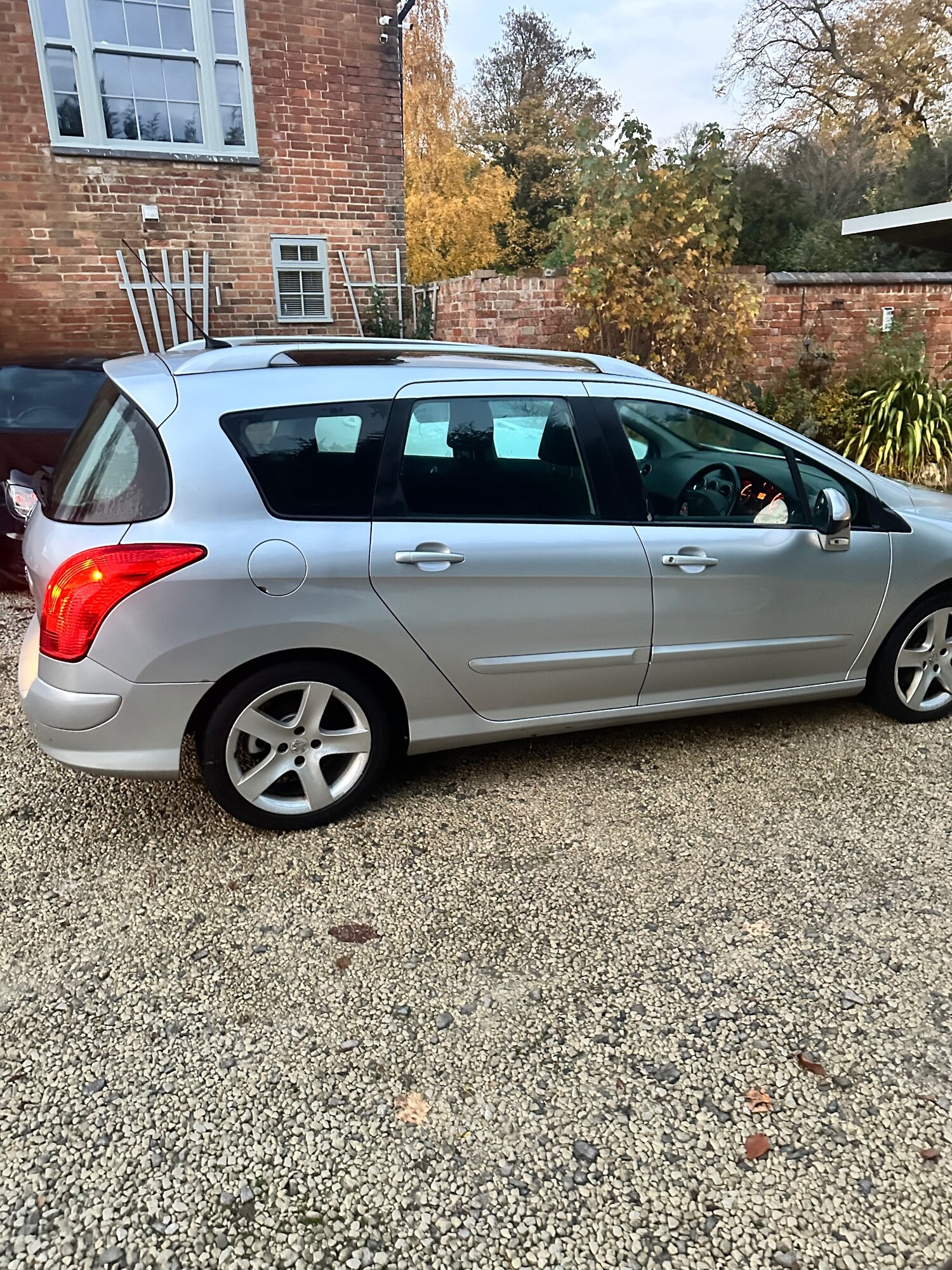 Used Peugeot 308 2011 for sale - 76510304: Photo 3