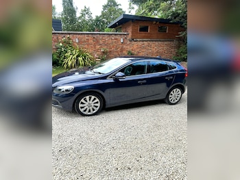 Used Volvo V40 2013 for sale - 78880900: Photo