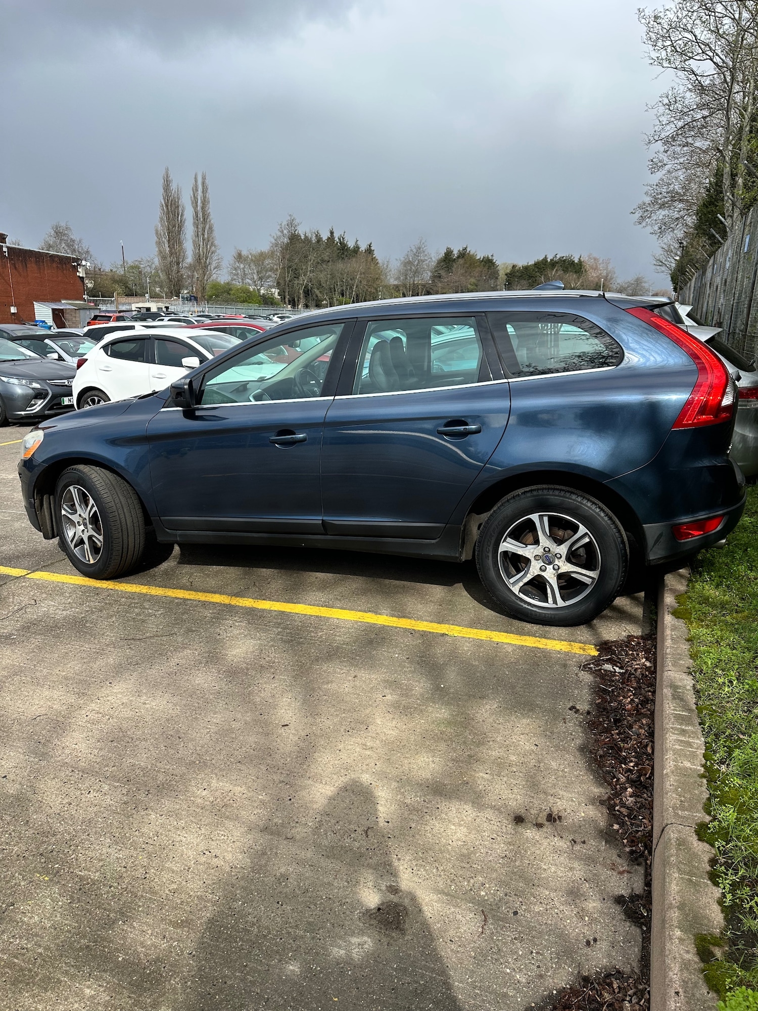 Used Volvo XC60 2010 for sale - 78015218: Photo 2