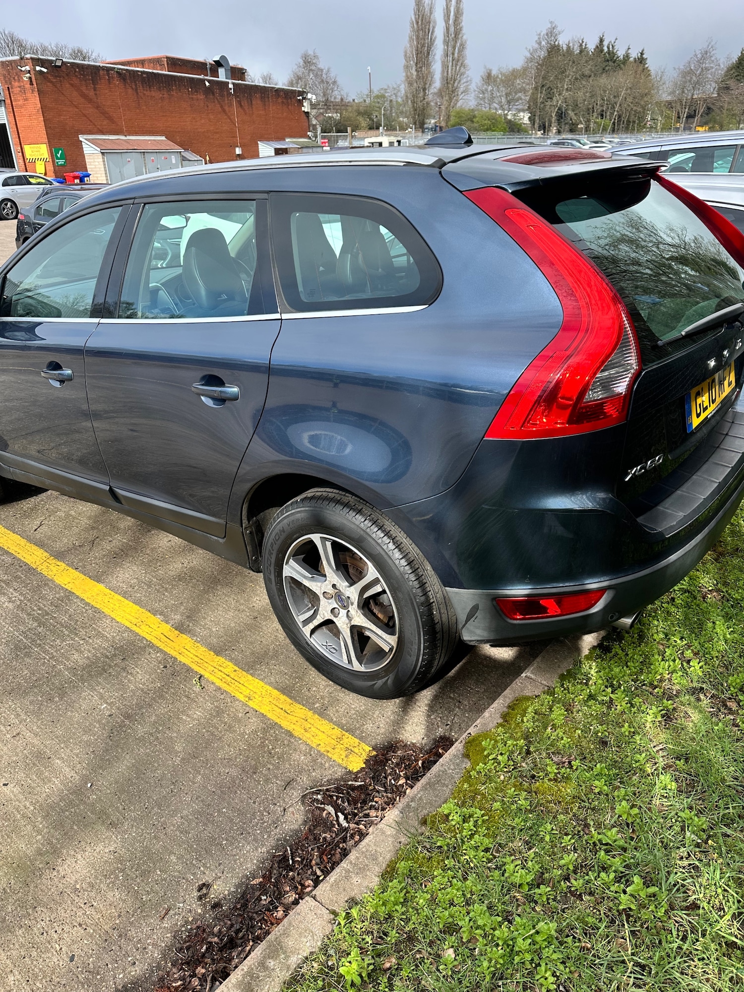 Used Volvo XC60 2010 for sale - 78015218: Photo 3