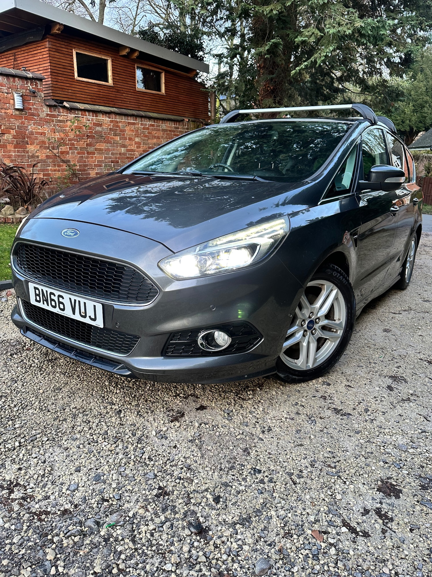 Used Ford S-Max 2016 for sale - 77435896: Photo 2