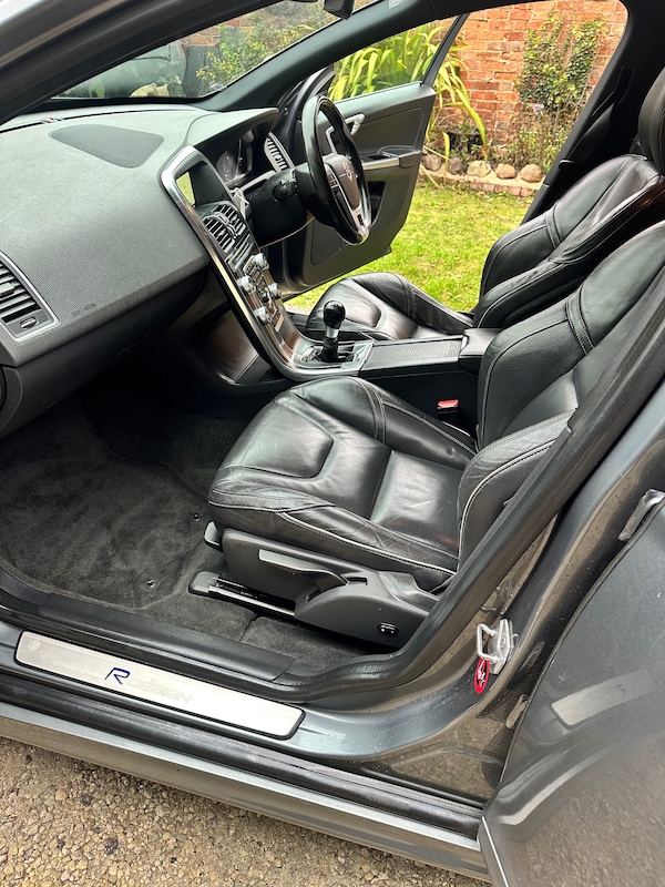 Used Volvo XC60 2016 for sale - 76253761: Photo 32