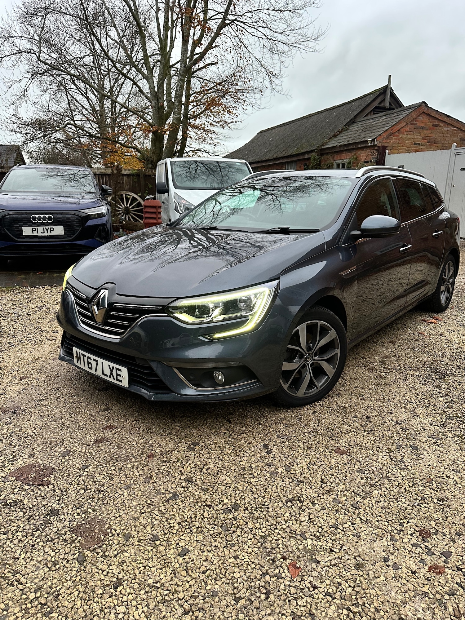 Used Renault Megane 2018 for sale - 76807299: Photo 2