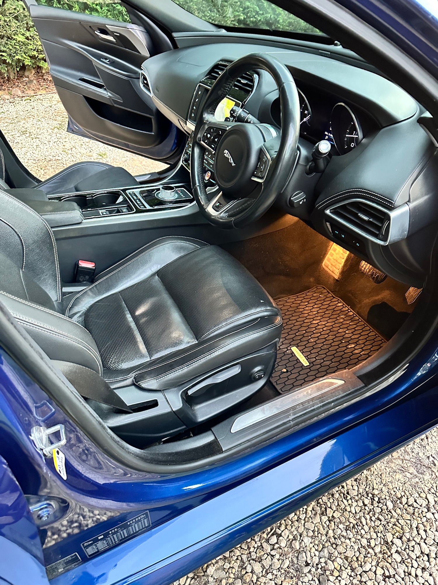 Used Jaguar XE 2015 for sale - 73927754: Photo 21