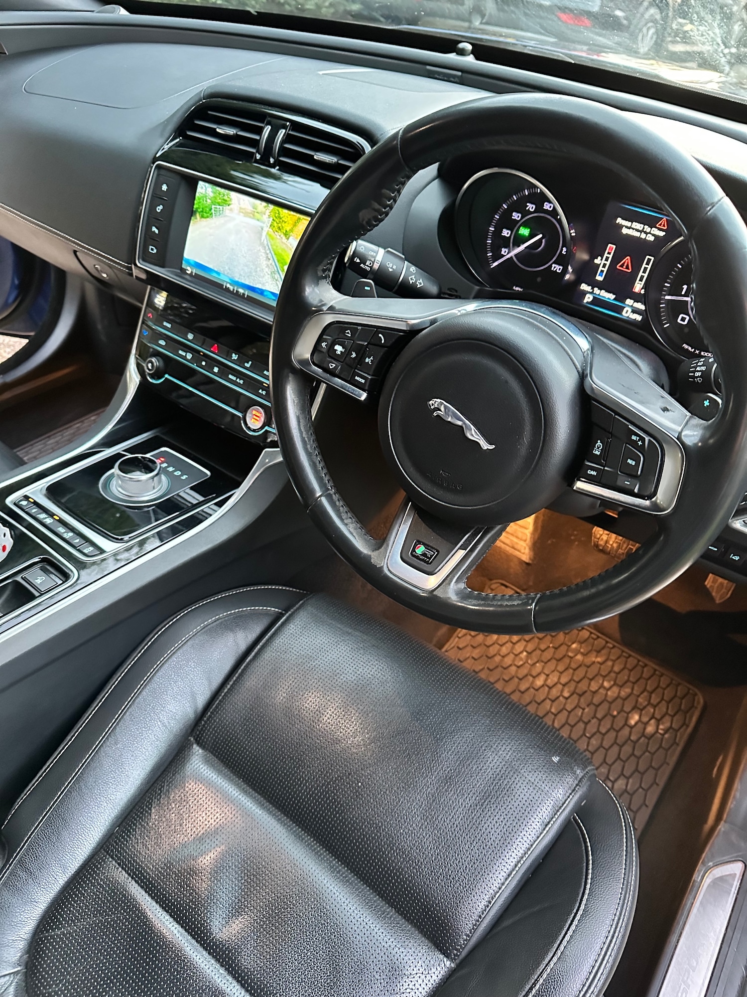 Used Jaguar XE 2015 for sale - 73927754: Photo 23