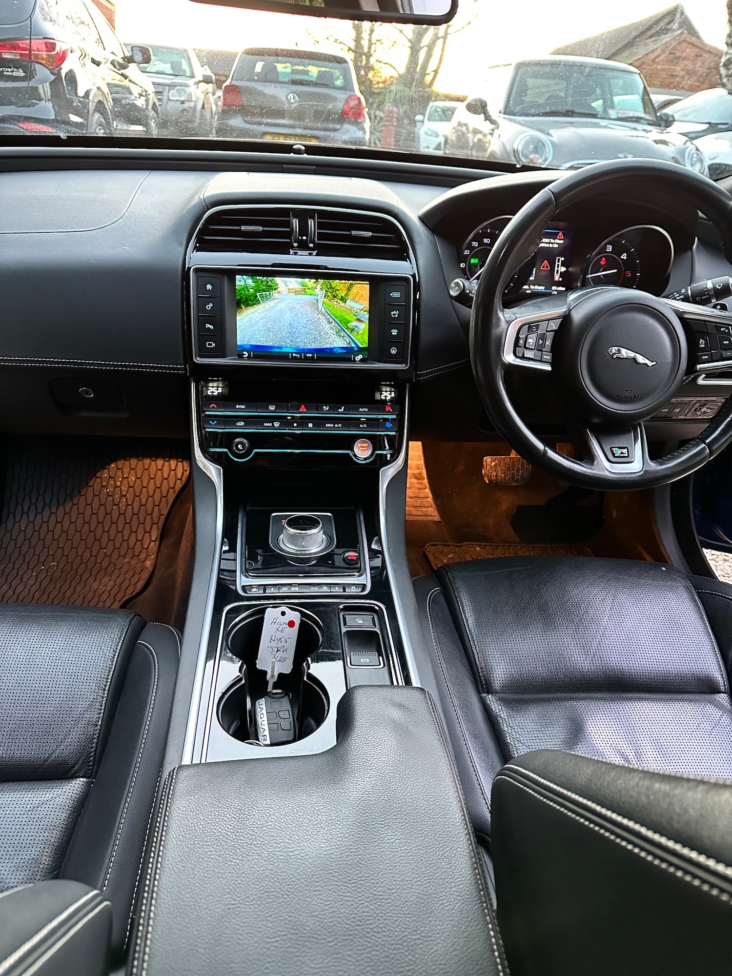 Used Jaguar XE 2015 for sale - 73927754: Photo 24