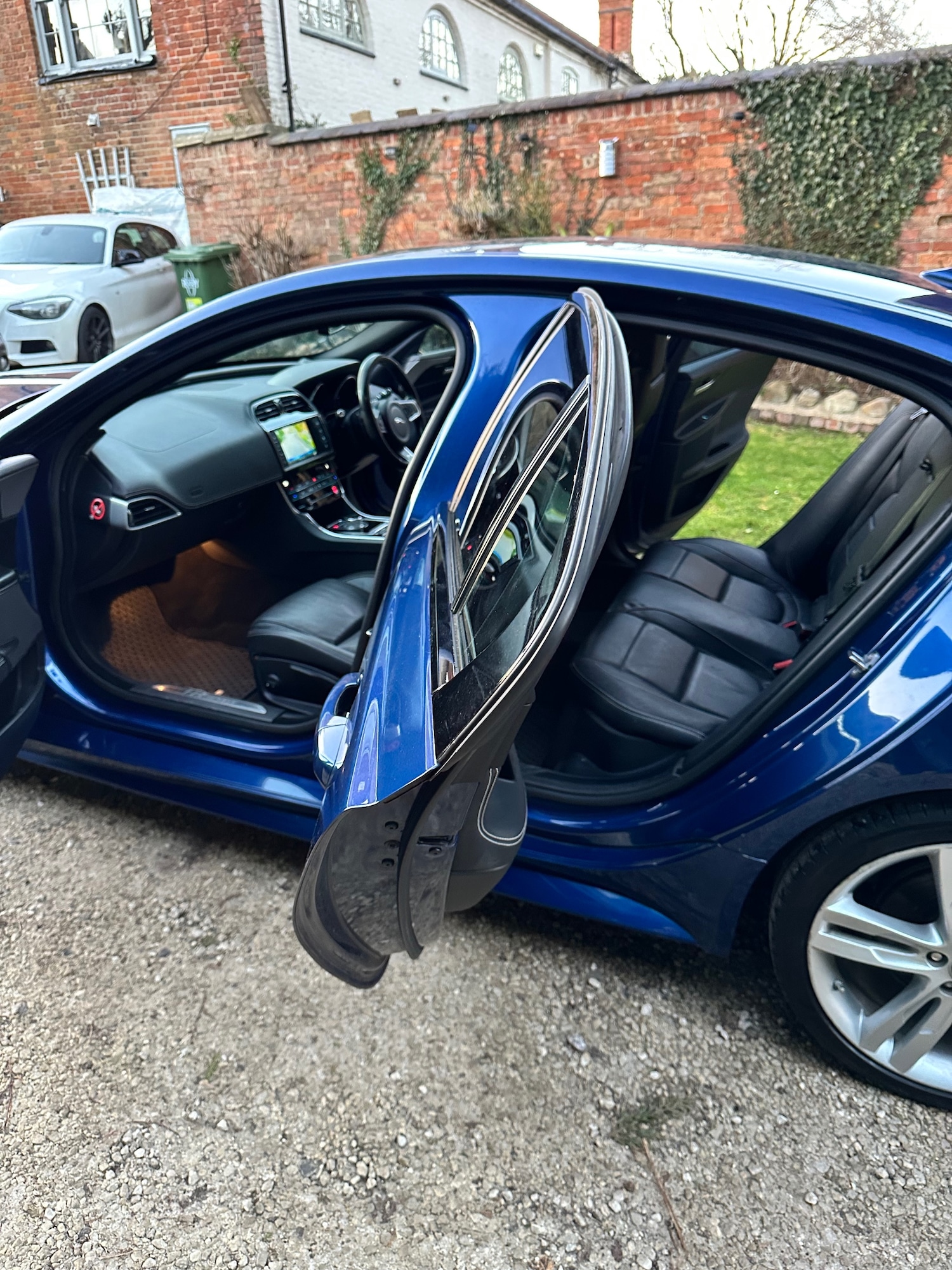 Used Jaguar XE 2015 for sale - 73927754: Photo 27